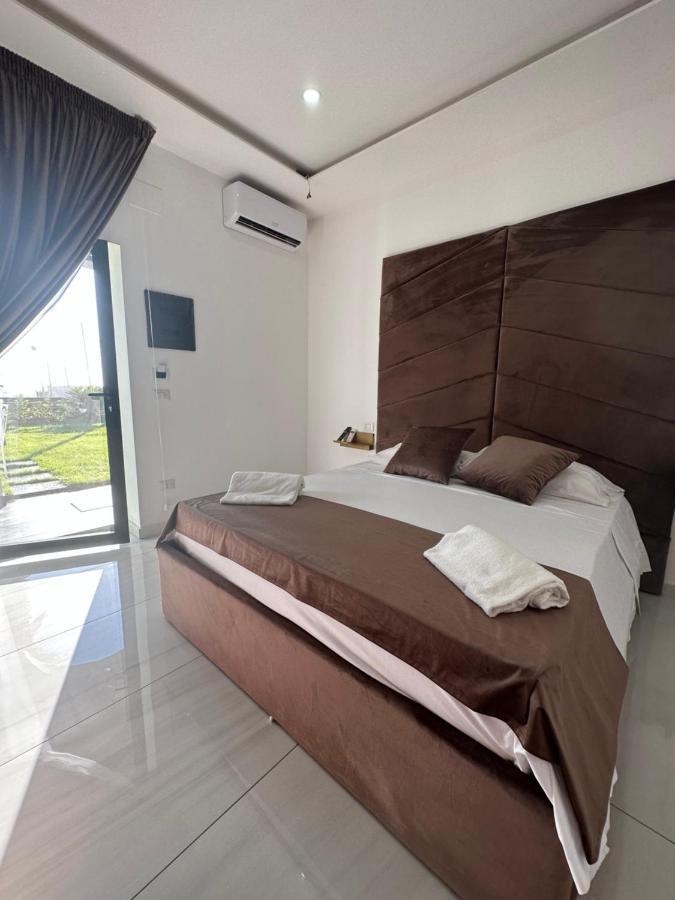 Moonluxuryresort 里克拉 外观 照片